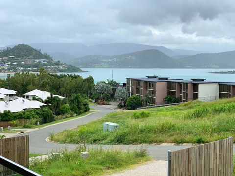 DAYDREAMING Airlie Beach, Water Views & Only 200m To Boardwalk. - Accommodation Sunshine Coast 2