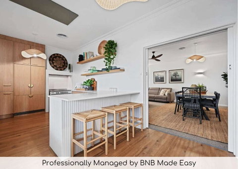 Dejorja Residence - Central & Chic, Entertains 8 - Accommodation Sunshine Coast 0