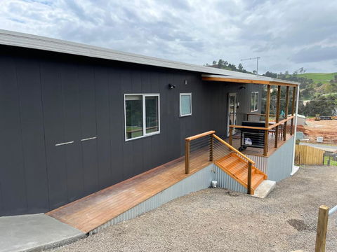 Derby Digs Cabin - Accommodation Sunshine Coast 0