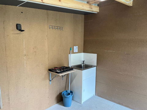 Derby Digs Cabin - Accommodation Sunshine Coast 4