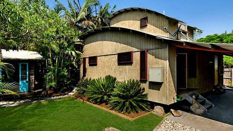 2b Manfred St - The Wave House - Accommodation Sunshine Coast 0