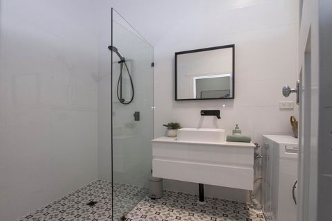 2BR Cottage With Parking Close To Adelaide CBD - Accommodation Sunshine Coast 3