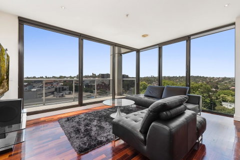 3-Bed Apartment With Parking Near Parks And Dining - Accommodation Sunshine Coast 2