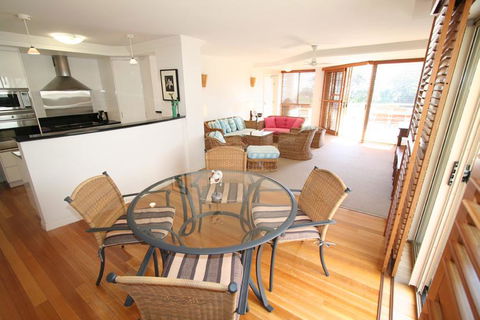 3/54 Lawson St - The Palms 3 - Accommodation Sunshine Coast 2