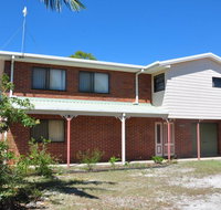 31 Bombala Crescent - Two storey home with covered outdoor deck fully fenced backyard. Pet friendly - Accommodation Sunshine Coast