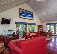 6 Ilmenite Avenue - Coastal beach shack within walking distance to patrolled beach and CBD - Accommodation Sunshine Coast