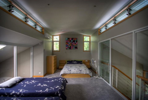 6 Satinwood Drive - Rainbow Shores, Stylish Beach House, Free WiFi - Accommodation Sunshine Coast 3