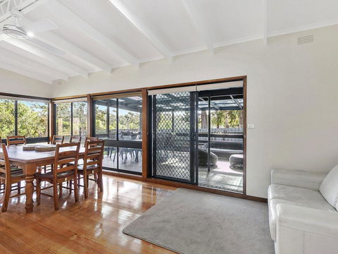 62 BINGLEY PARADE RIVERSEA HOUSE - Accommodation Sunshine Coast 1