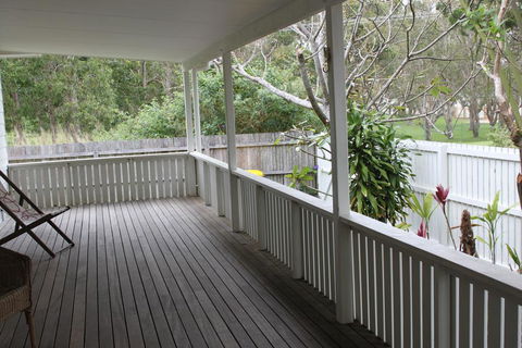 77 Butler Street, Byron Bay - Lantana Beach House - Accommodation Sunshine Coast 1