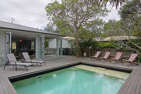 77 Butler Street, Byron Bay - Lantana Beach House - Accommodation Sunshine Coast 2