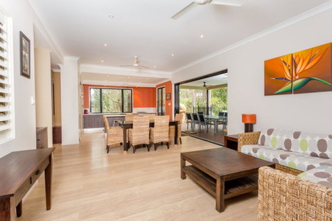 8 Ibis Court - Rainbow Shores, Swimming Pool, Walk To Beach, Executive Beach House - Accommodation Sunshine Coast 1