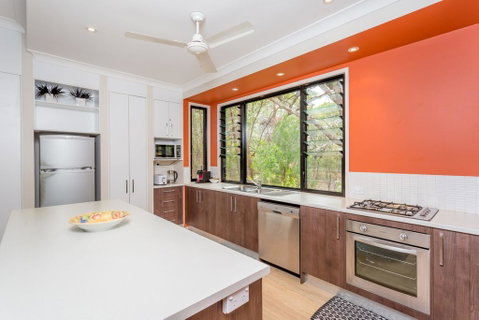8 Ibis Court - Rainbow Shores, Swimming Pool, Walk To Beach, Executive Beach House - Accommodation Sunshine Coast 3