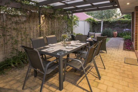 8A Sayers Street - Accommodation Sunshine Coast 2