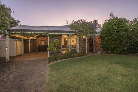 8A Sayers Street - Accommodation Sunshine Coast 0