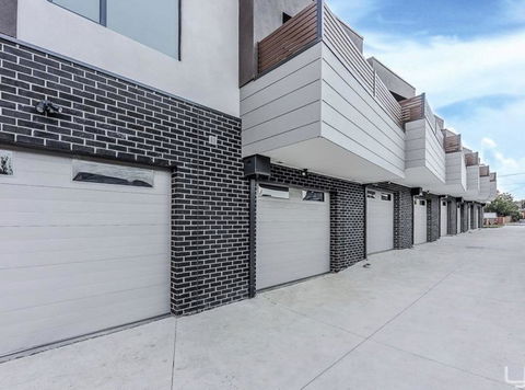 A Brand New Private Townhouse - Accommodation Sunshine Coast 1