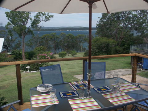 A Lakehouse Escape - Accommodation Sunshine Coast 1