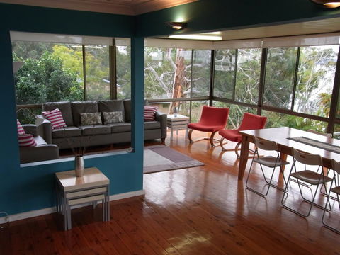 A Lakehouse Escape - Accommodation Sunshine Coast 2