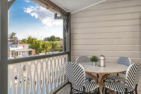 A PERFECT STAY - Luxe & Bloom - Accommodation Sunshine Coast 3