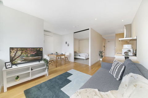 A Spacious & Modern Home Next To Southern Cross - Accommodation Sunshine Coast 2