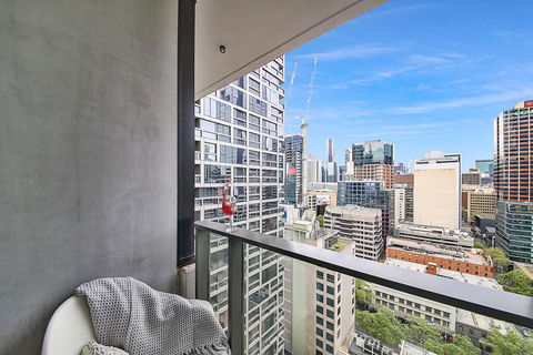 A Spacious & Modern Home Next To Southern Cross - Accommodation Sunshine Coast 3