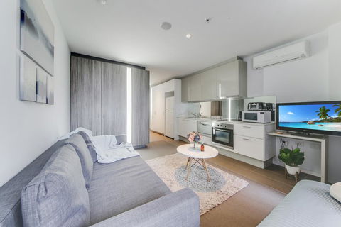 A Stylish & Cozy Studio Next To Southern Cross - Accommodation Sunshine Coast 1