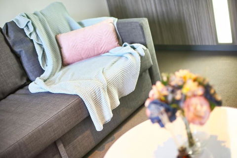 A Stylish & Cozy Studio Next To Southern Cross - Accommodation Sunshine Coast 2