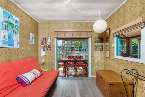 A SWEET ESCAPE - Beachcombers Cottage Beachfront - Accommodation Sunshine Coast 3