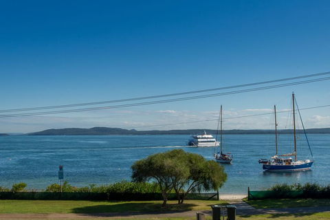 A Yachtsmans Rest, Unit 4/37 Victoria Parade - Accommodation Sunshine Coast 3