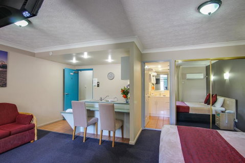 AAA Airport Albion Manor Apartments And Motel - Accommodation Sunshine Coast 2
