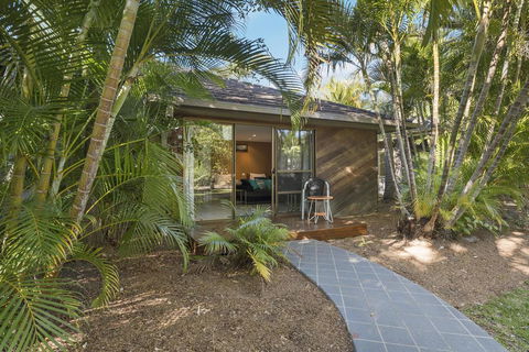 Aanuka Tropical Spa Bure - Accommodation Sunshine Coast 2