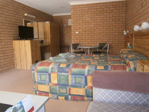Aaron Inn Motel - Accommodation Sunshine Coast 2