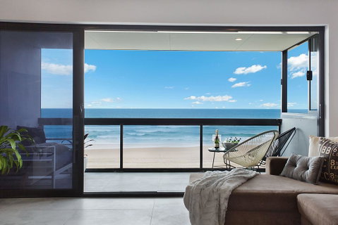 Absolute Beach Front Renovated 3 Bdrm 2 Bath App - Accommodation Sunshine Coast 0