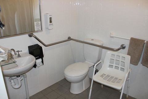 Acacia Motor Inn - Accommodation Sunshine Coast 2