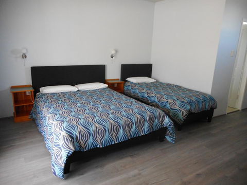 Acacia Rose Motor Inn - Accommodation Sunshine Coast 2