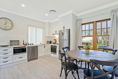 Accommodation Hunter - Adams Street Maitland - Accommodation Sunshine Coast 0