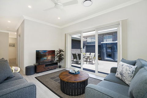 Accommodation Hunter - Adams Street Maitland - Accommodation Sunshine Coast 1