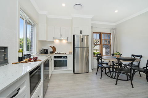 Accommodation Hunter - Adams Street Maitland - Accommodation Sunshine Coast 2