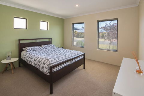 Acrosstheway - Accommodation Sunshine Coast 2