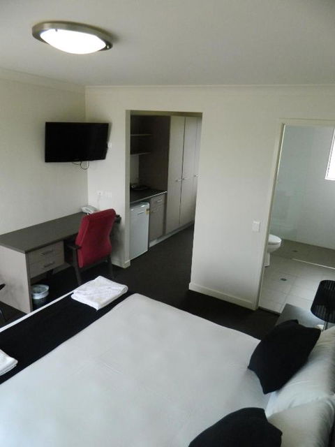 Dooleys Tavern And Motel Capella - Accommodation Sunshine Coast 1