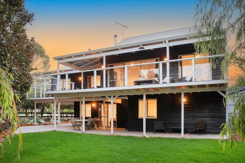 Eagle Bay Summerhaus - Accommodation Sunshine Coast 0