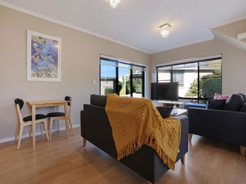 Eagle Heights Holiday Units - Accommodation Sunshine Coast 2