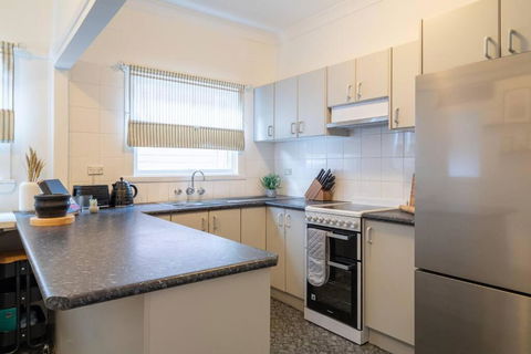 East Hills Waterfront Bliss - Accommodation Sunshine Coast 2