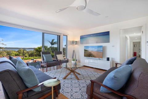 EAST52A - Lake Views - Accommodation Sunshine Coast 0