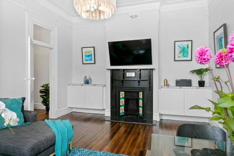 EDW19 - Stylish 2-Bed, 2-Bath Townhose In Drummoyne - Accommodation Sunshine Coast 2