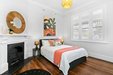 EDW19 - Stylish 2-Bed, 2-Bath Townhose In Drummoyne - Accommodation Sunshine Coast 4