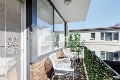 Edge Of Elwood - Unwind In Style By St Kilda Beach - Accommodation Sunshine Coast 1
