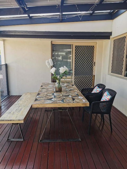 Eight Mile Plains House - Accommodation Sunshine Coast 3