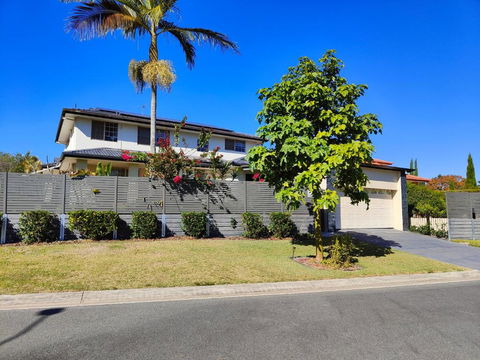 Eight Mile Plains House - Accommodation Sunshine Coast 1