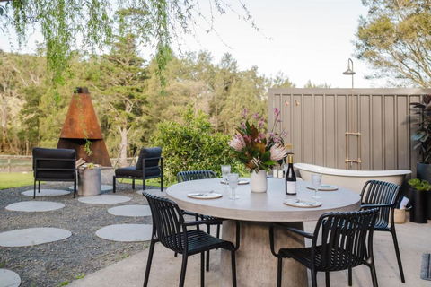 EKhaya - The Barn - Accommodation Sunshine Coast 0