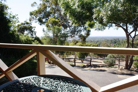 Eleebana Guest House - Accommodation Sunshine Coast 2